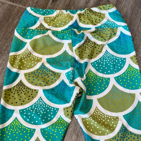 Ambrie OS Women’s Mermaid Scale‎ Leggings - Picture 5 of 7